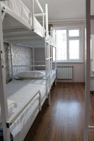Хостелы Hostel in Nursat Шымкент Общий номер для женщин с 6 кроватями-15